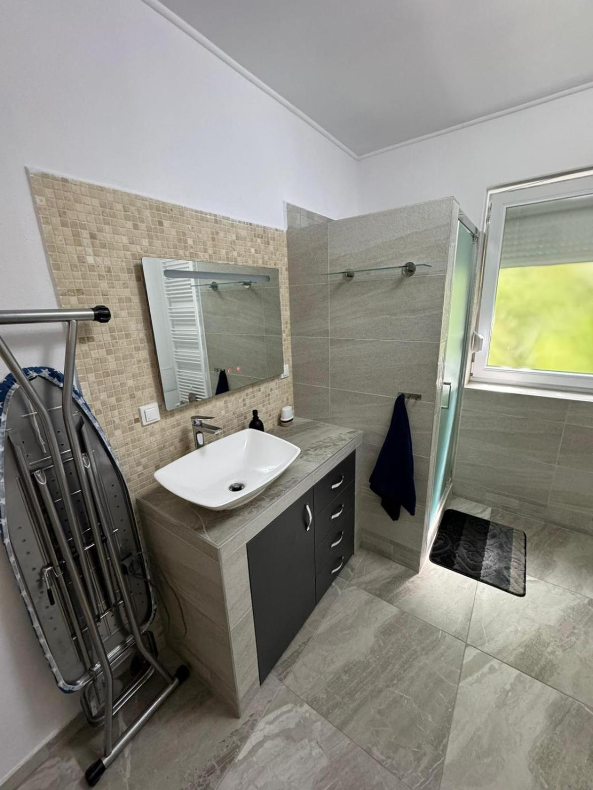 Bingo Apartman Cristuru Secuiesc Exteriér fotografie