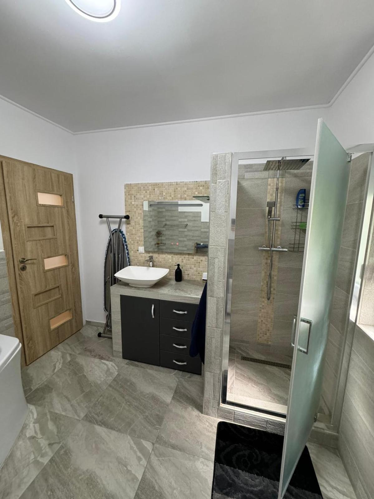 Bingo Apartman Cristuru Secuiesc Exteriér fotografie